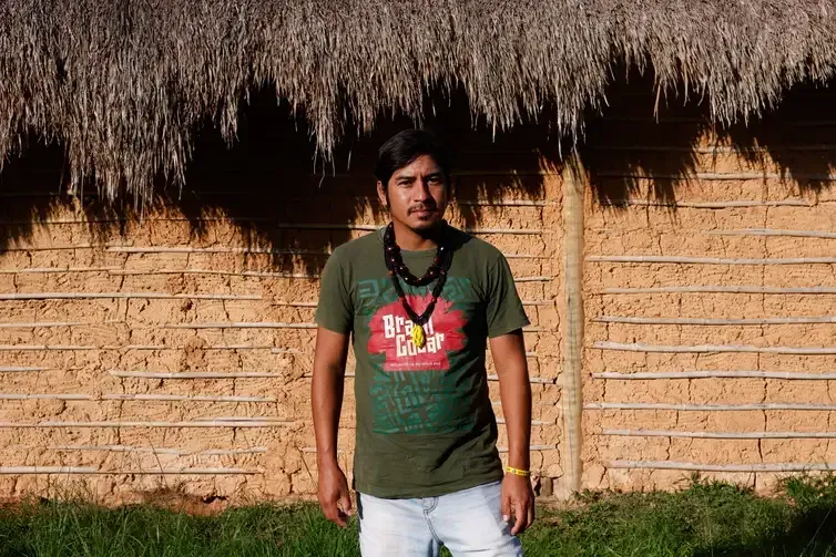 Maricá (RJ), 30/06/2026 - Amarildo Oliveira, um dos líderes da Aldeia Mata Verde Bonita (Tekoa Ka'Aguy Ovy Porã), comunidade indígena da etnia mbya guarani, localizada na Área de Proteção Ambiental(APA) de Maricá. Foto: Tânia Rêgo/Agência Brasil
