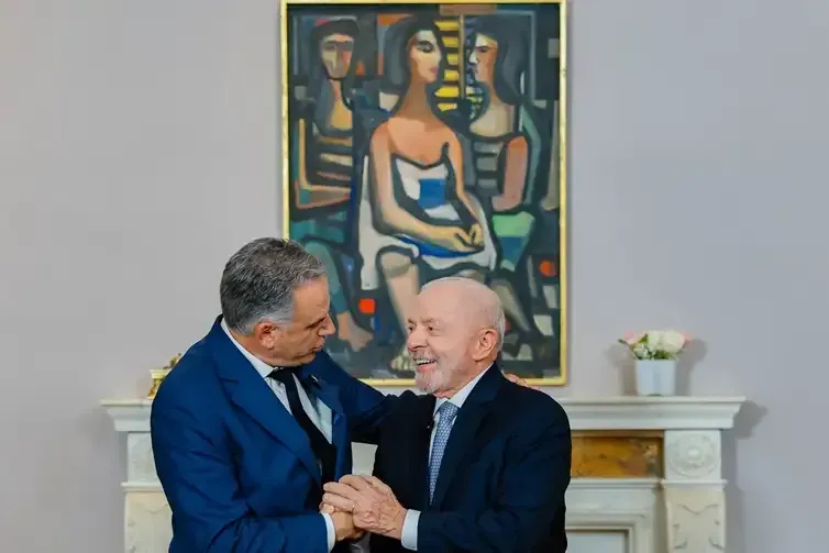 @LulaOficial/ X 21/09/2026 - O presidente Lula durante encontro bilateral com o presidente do Uruguai, Yamandú Orsi, em Nova York, no contexto da semana de Alto Nível da Assembleia Geral da ONU. Foto: @LulaOficial/ X