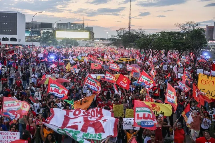 Valter Campanato/Agência Brasil Brasília (DF), 13/10/2026 – Ato em apoio à candidatura de reeleição, Luiz Inácio Lula da Silva à Presidência da República, no Museu da República, em Brasília.
Foto: Walter Campanato/Agência Brasil.