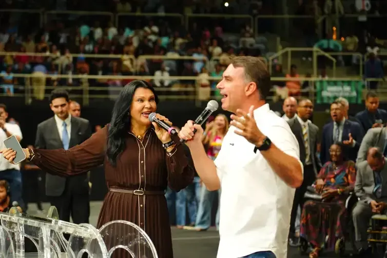 São Paulo (SP), 11/10/2026 - Candidato à presidência do Brasil, Flávio Bolsonaro, durante encontro com prefeitos. Foto: Charles Vieira/Campanha Flávio Bolsonaro