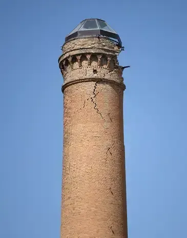 Cracks on a damaged tower in the aftermath of an earthquake that struck southern Spain, in Granada, Spain, August 18, 2026. REUTERS/Fermin Rodriguez