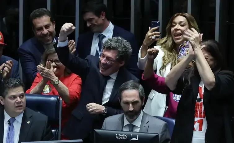 Brasília – DF – 14/10/2026 - Sessão do Senado que votou o fim da escala 6X1. Lula Marques/Agência Brasil.