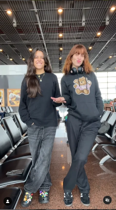 Beatriz Lobo e a namorada Priscila Caliari Reprodução/Instagram
