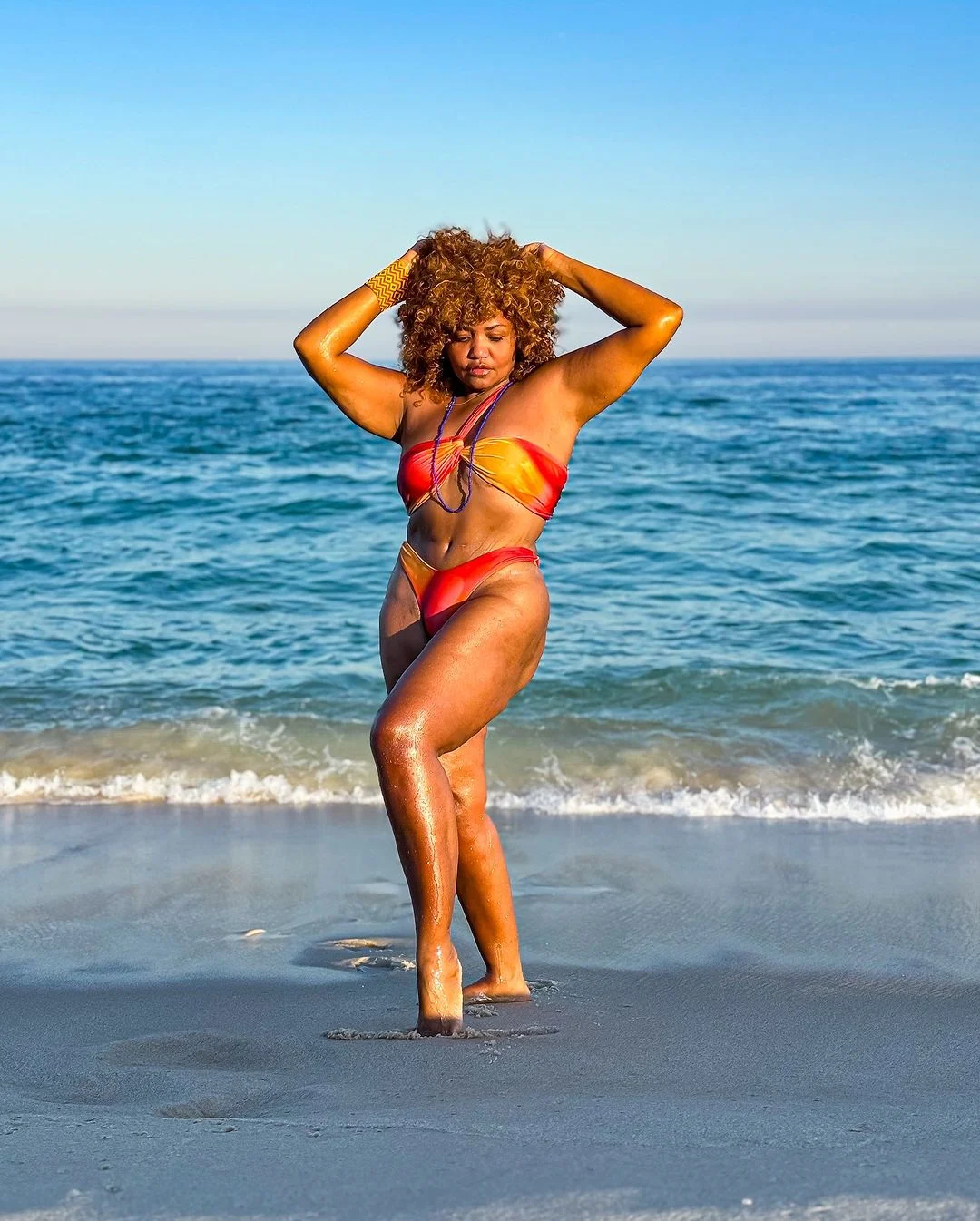 Gaby Amarantos posa de biquíni em praia do Rio de Janeiro Reprodução/Instagram