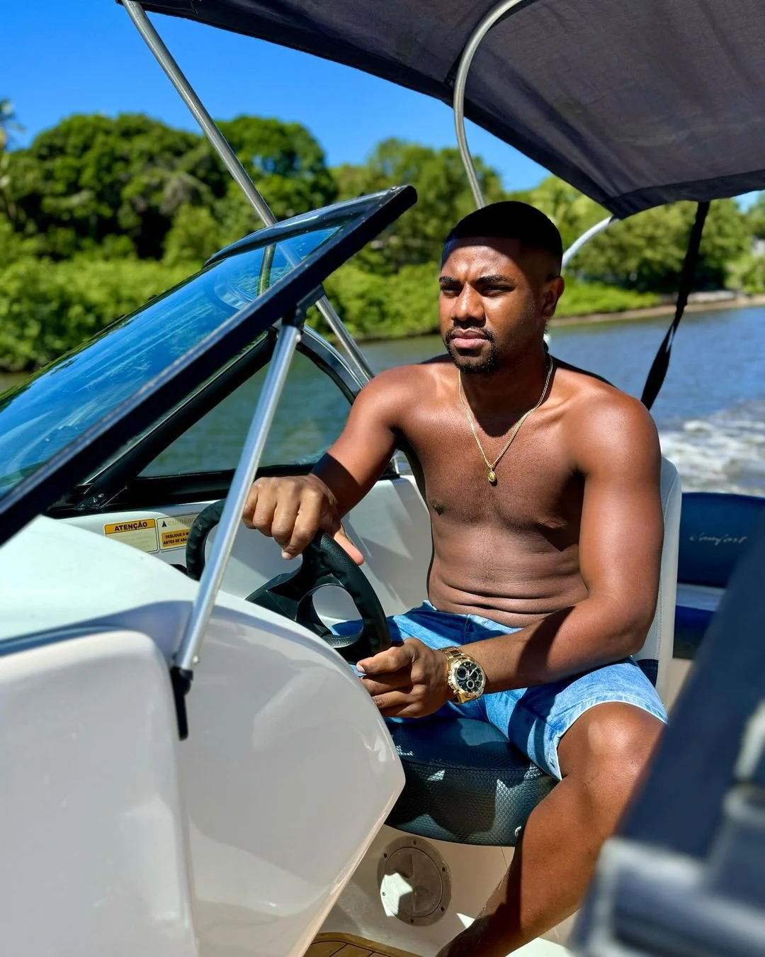 Apesar da ostentação com aluguel de mansões e passeios de lancha e jet ski, Davi afirmou que investiu o dinheiro do prêmio Reprodução/Instagram