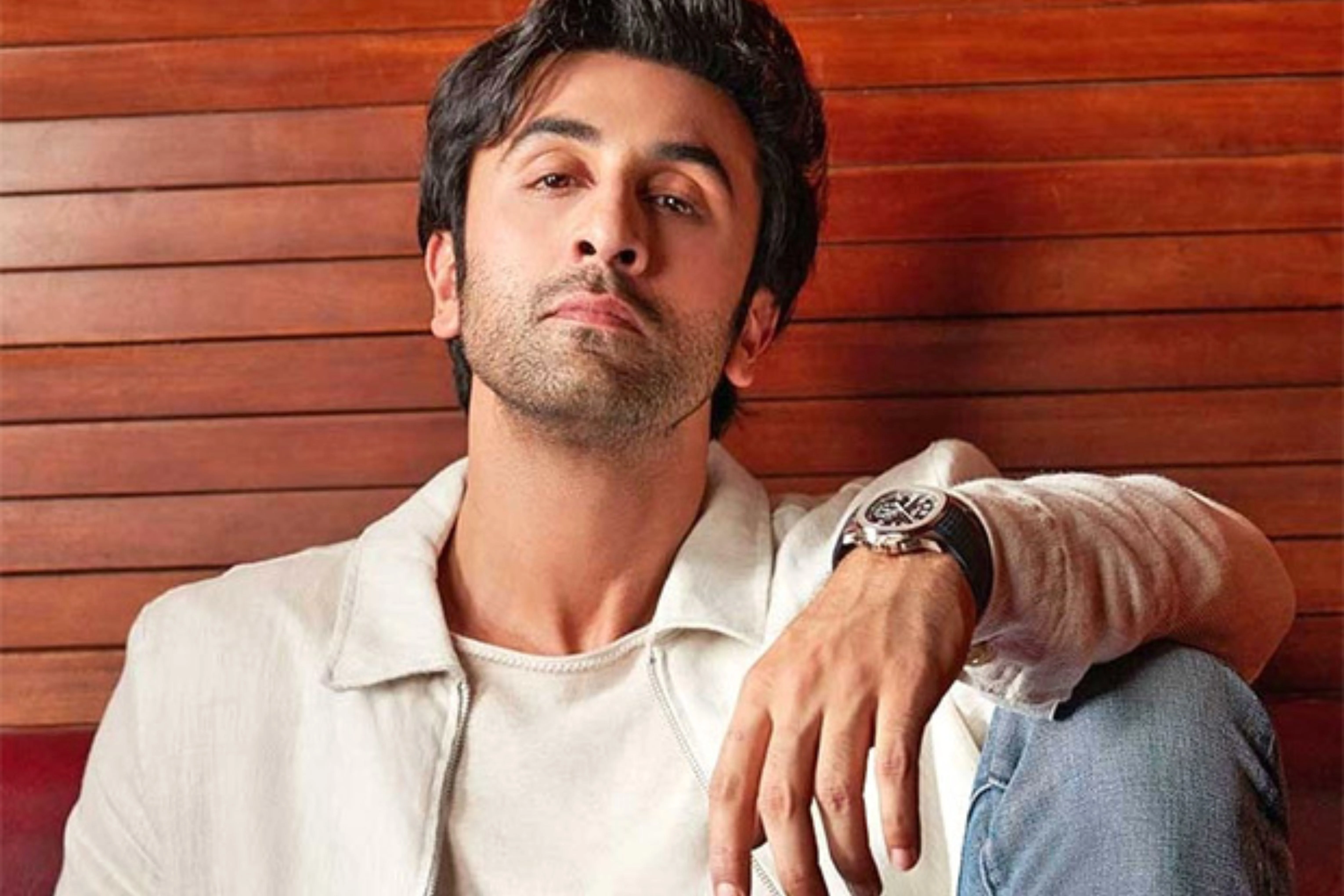 Ranbir Kapoor: Ator de Bollywood e membro de uma famosa família de atores indianos, conhecido por seus papéis em filmes aclamados. Reprodução