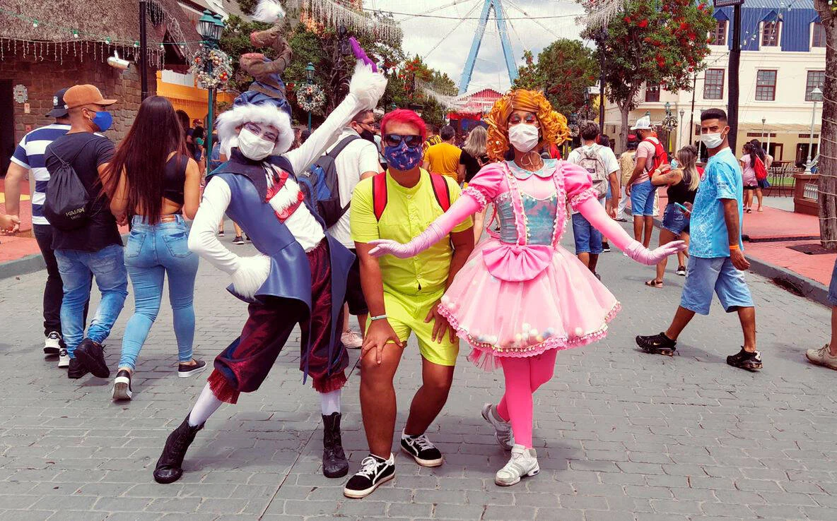 Junior Gonçalves tem se divertido e se protegido dentro do Hopi Hari Arquivo pessoal
