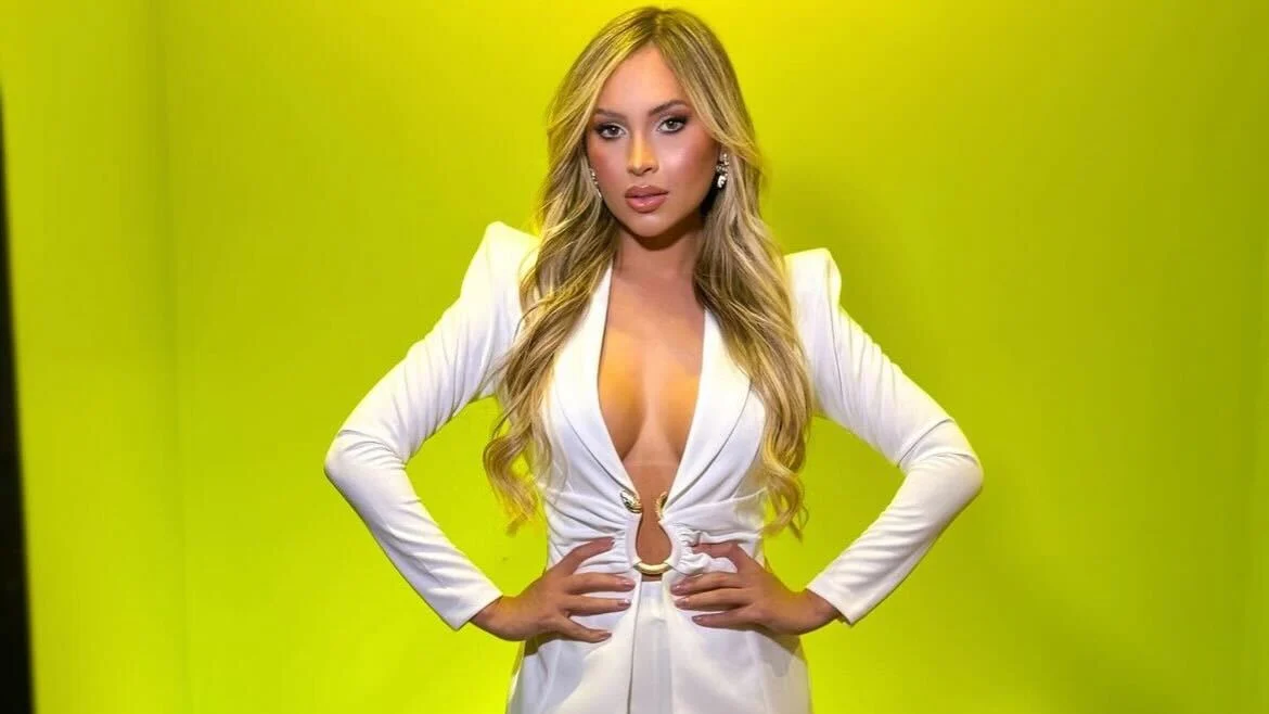 Figurinha carimbada na TV - Muito se engana quem pensa que está é a primeira aparição televisa de Anahí. Ela já esteve nas atrações 'Pânico na Band', 'Faustão na Band' e 'Domingo Legal', do SBT. Reprodução Instagram - 24.4.2024