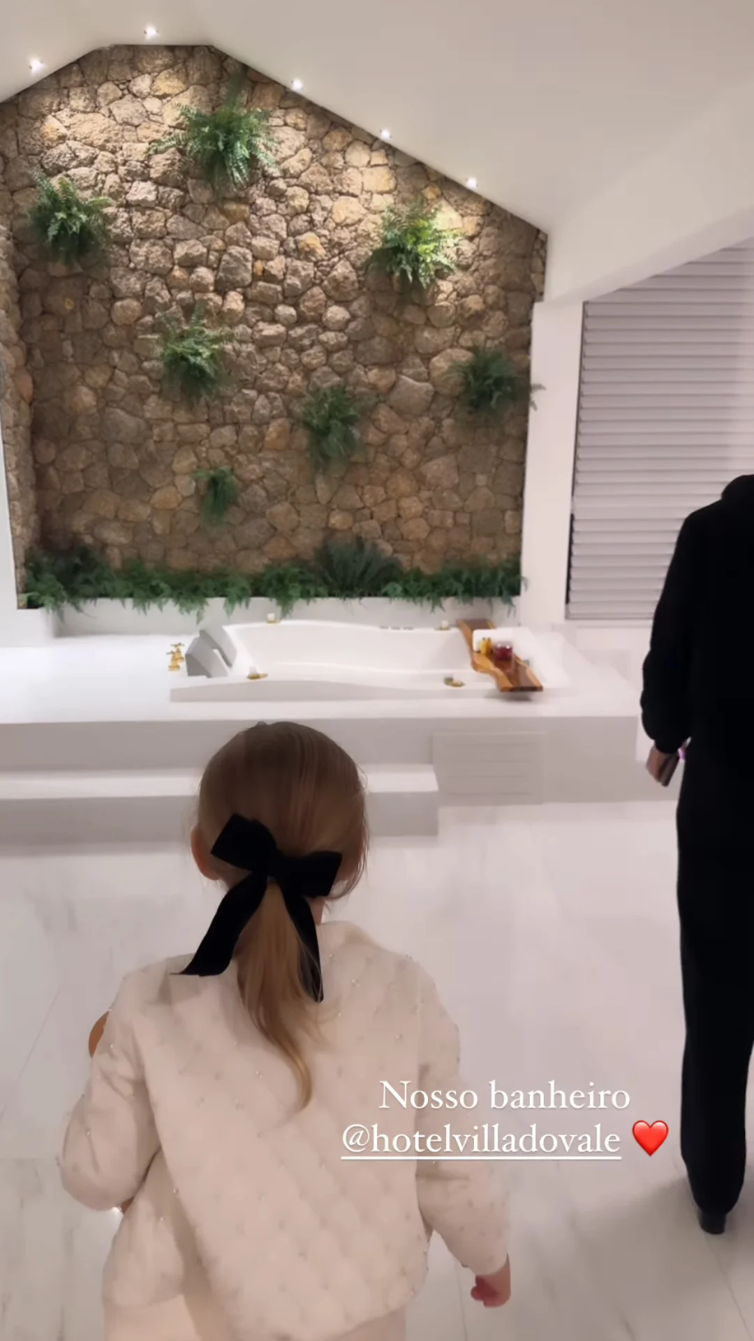 Justus e família se hospedam em hotel luxuoso no Sul Reprodução/Instagram