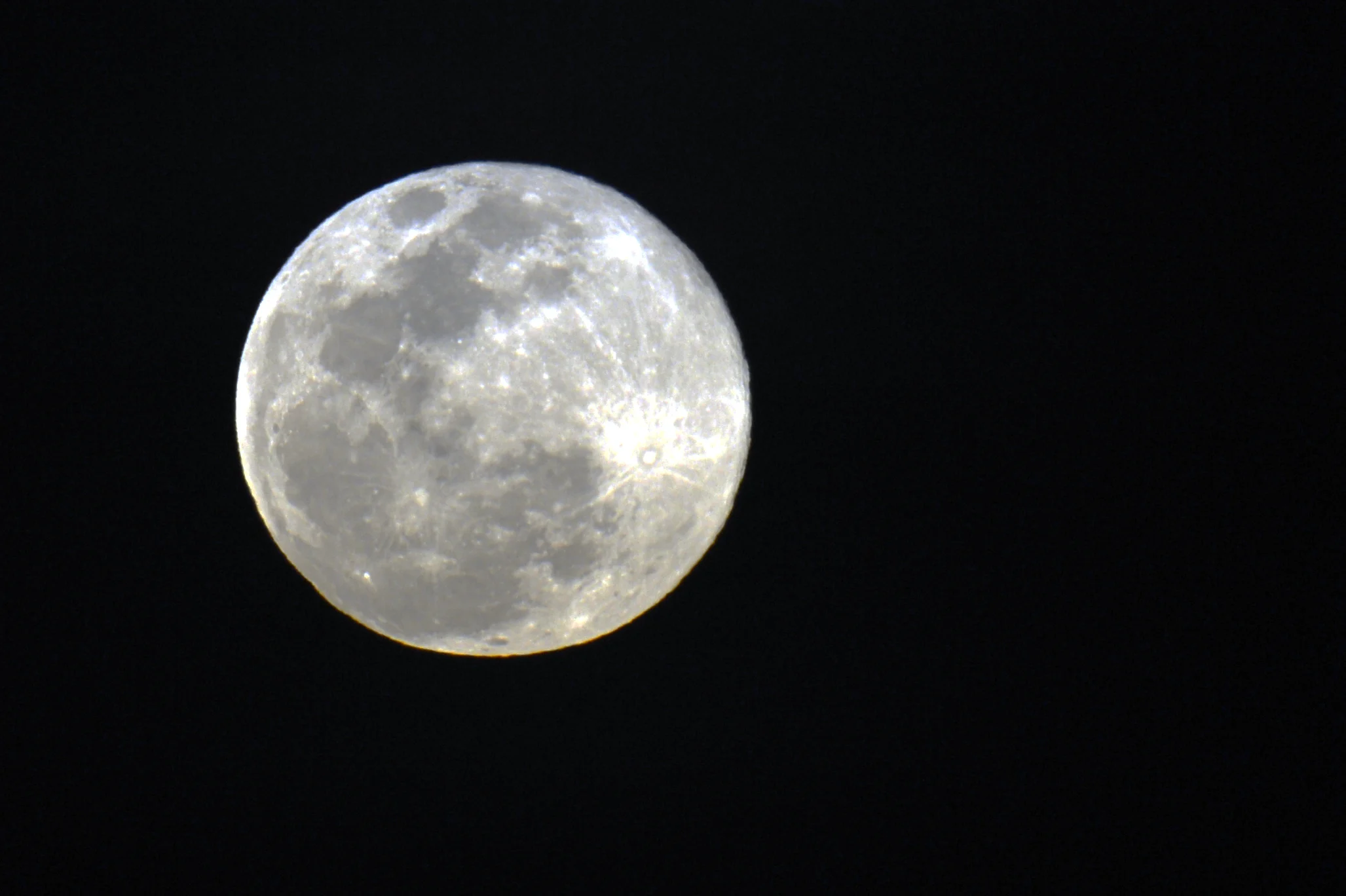 Superlua vista em Brasília em 10/08/2014 Marcello Casal Jr/Agência Brasil
