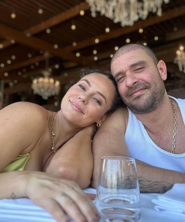 Paolla Oliveira e Diogo Nogueira se conheceram nos bastidores do Domingão do Faustão. Os dois estão juntos desde 2021 e viajaram juntos no início deste ano. Reprodução: Instagram