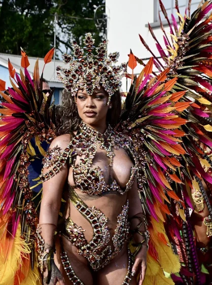 Rihanna no festival 'Crop Over' em Barbados BACKGRID/Reprodução