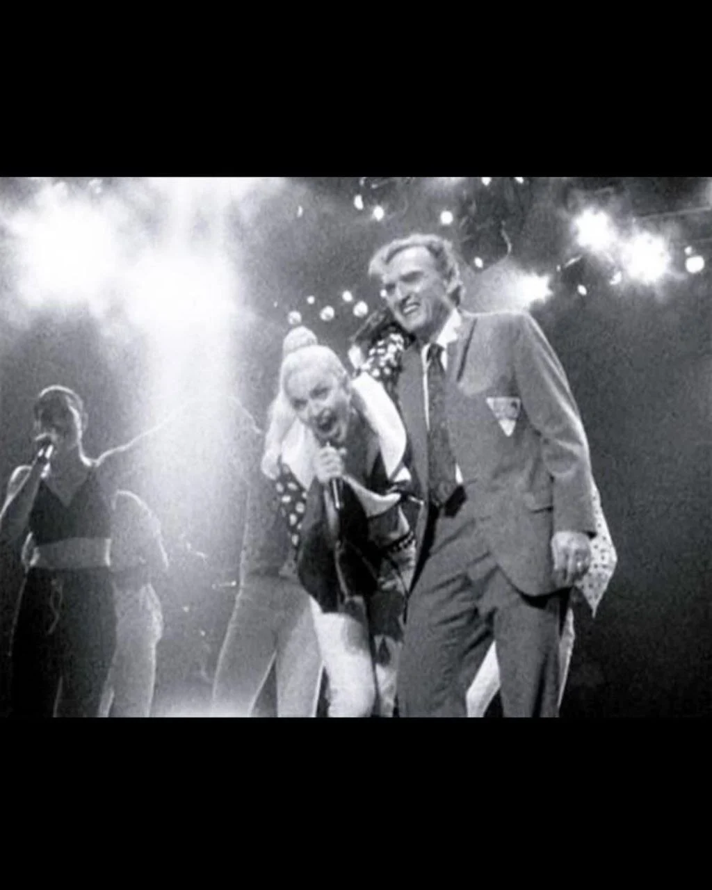 Madonna e o pai, Silvio, no palco Reprodução/Instagram