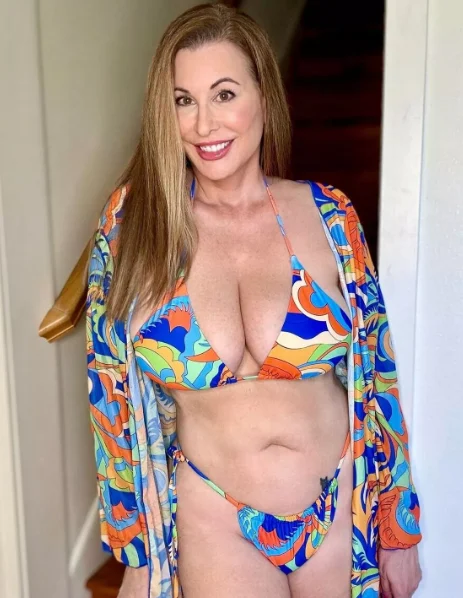 Elle só começou na indústria adulta quando tinha 54 anos Reprodução: Instagram