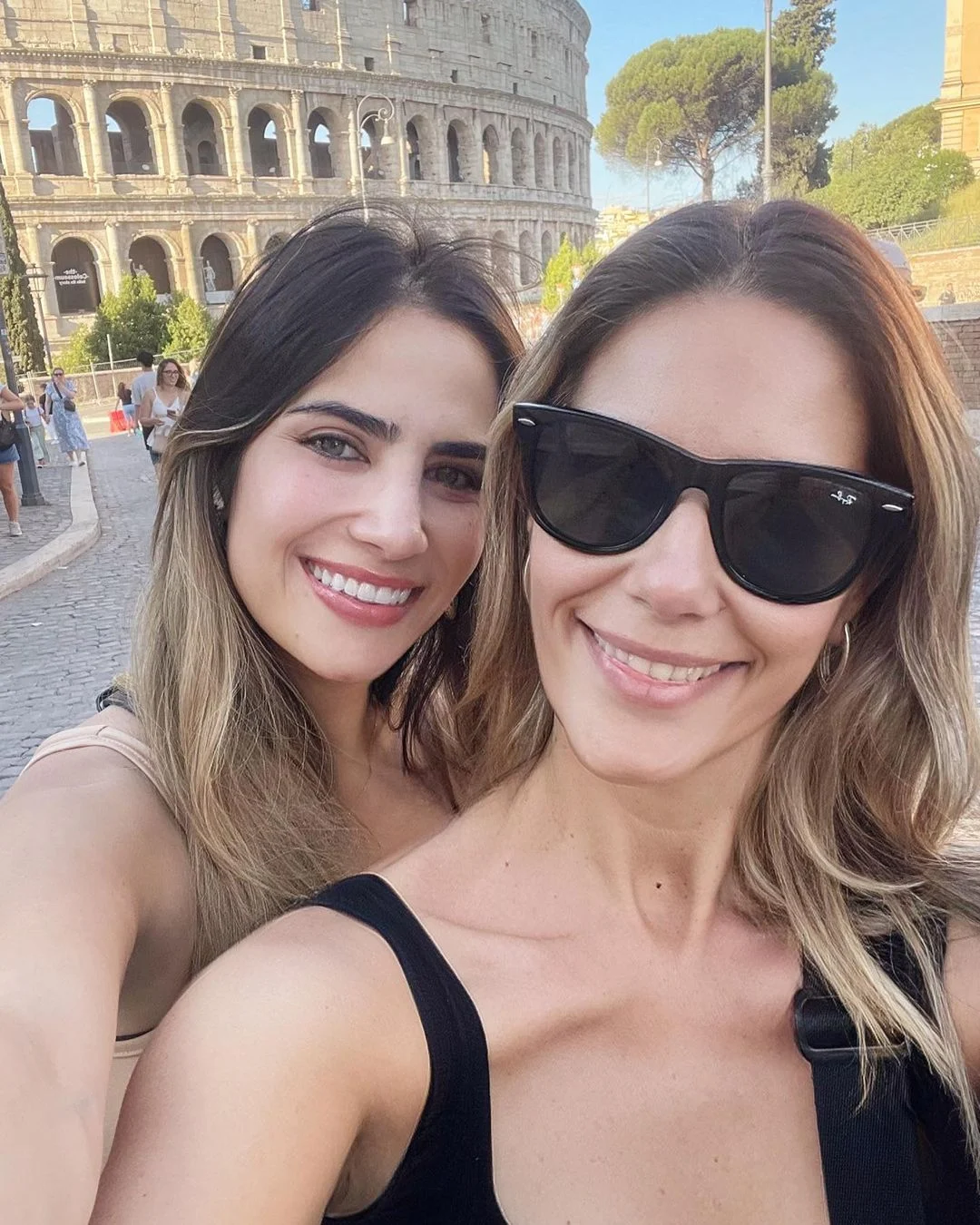 Jessica Beatriz em viagem pela Itália ao lado de sua mãe, Priscila Beatriz. Reprodução/Instagram