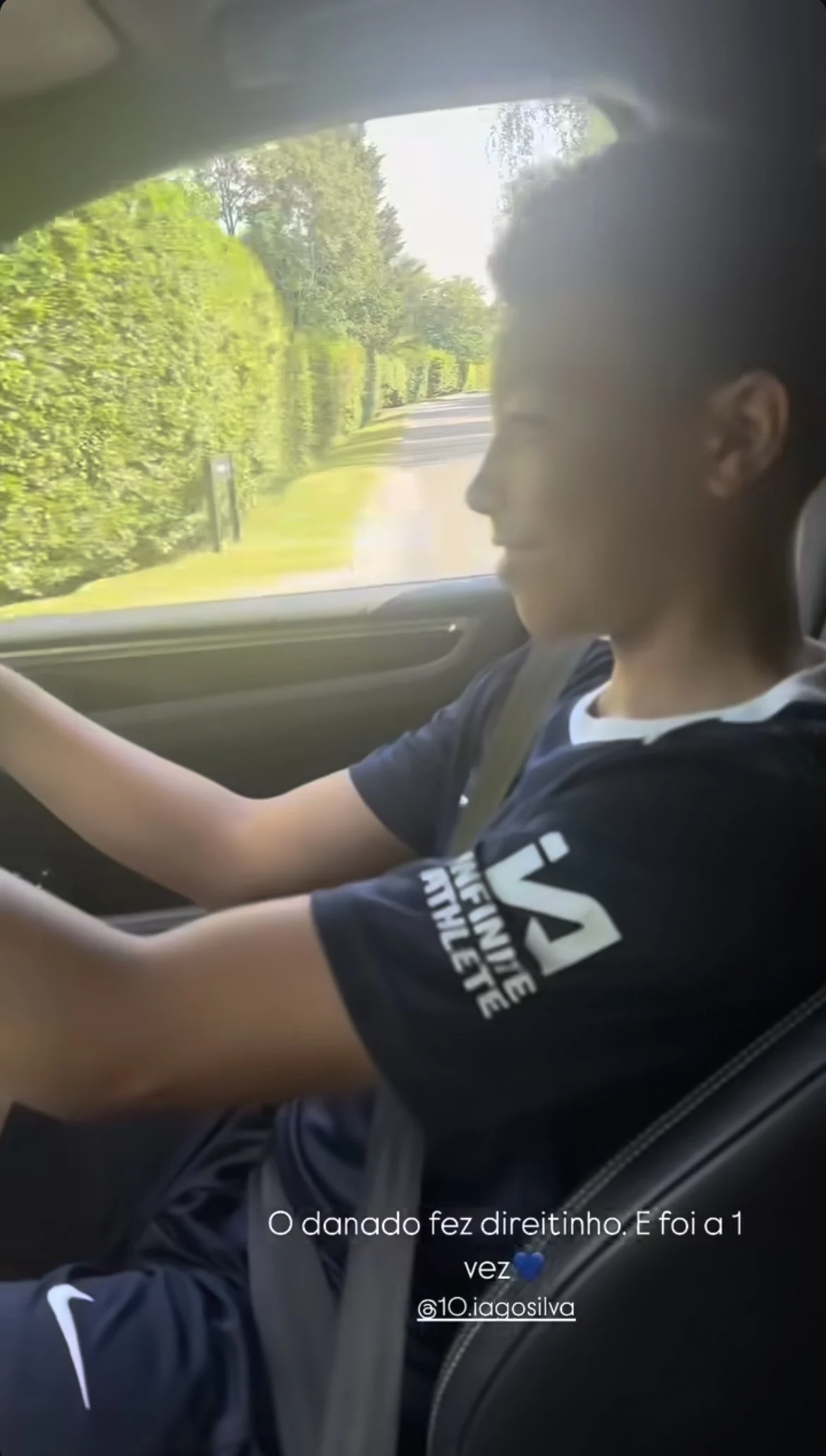 A esposa de Thiago Silva contou que o herdeiro já vinha pedindo para assumir o volante Reprodução/Instagram