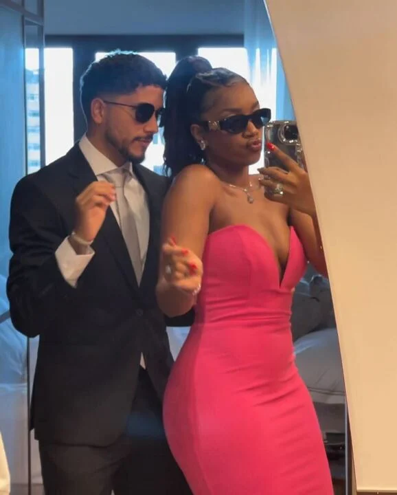 Após o término conturbado com Sérgio Ramos, a cantora começou a se relacionar em 2022 com o jogador Yuri Lima. Em 2024, Iza anunciou a grávidez de seu primeiro filho, fruto da relação com o atleta.  Reprodução: Instagram
