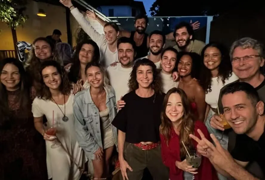 Parte do elenco e da equipe de 'Malhação Intensa como a Vida' Reprodução Instagram - 10.6.2024