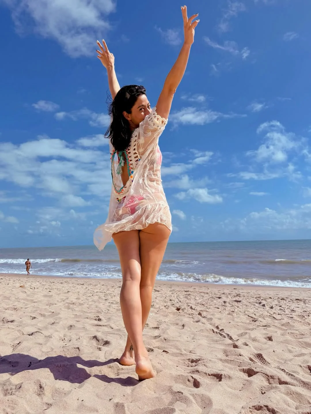 Carol Castro posa de biquíni e aproveita descanso em João Pessoa Instagram