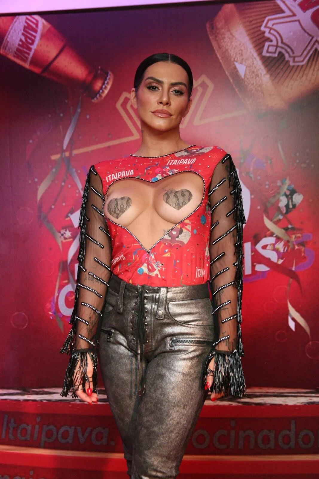 Cleo Pires arrasa no camarote Itaipava com famosos Divulgação / Cleomir Tavares