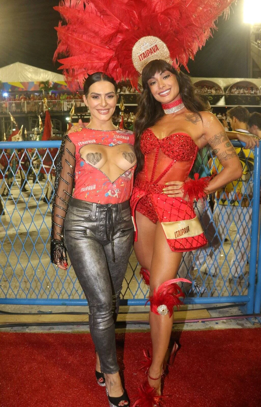 Cleo Pires, Pabllo Vittar e Aline Riscado arrasam no camarote Itaipava  Divulgação / Cleomir Tavares