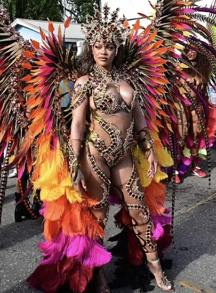 Rihanna no festival 'Crop Over' em Barbados BACKGRID/Reprodução