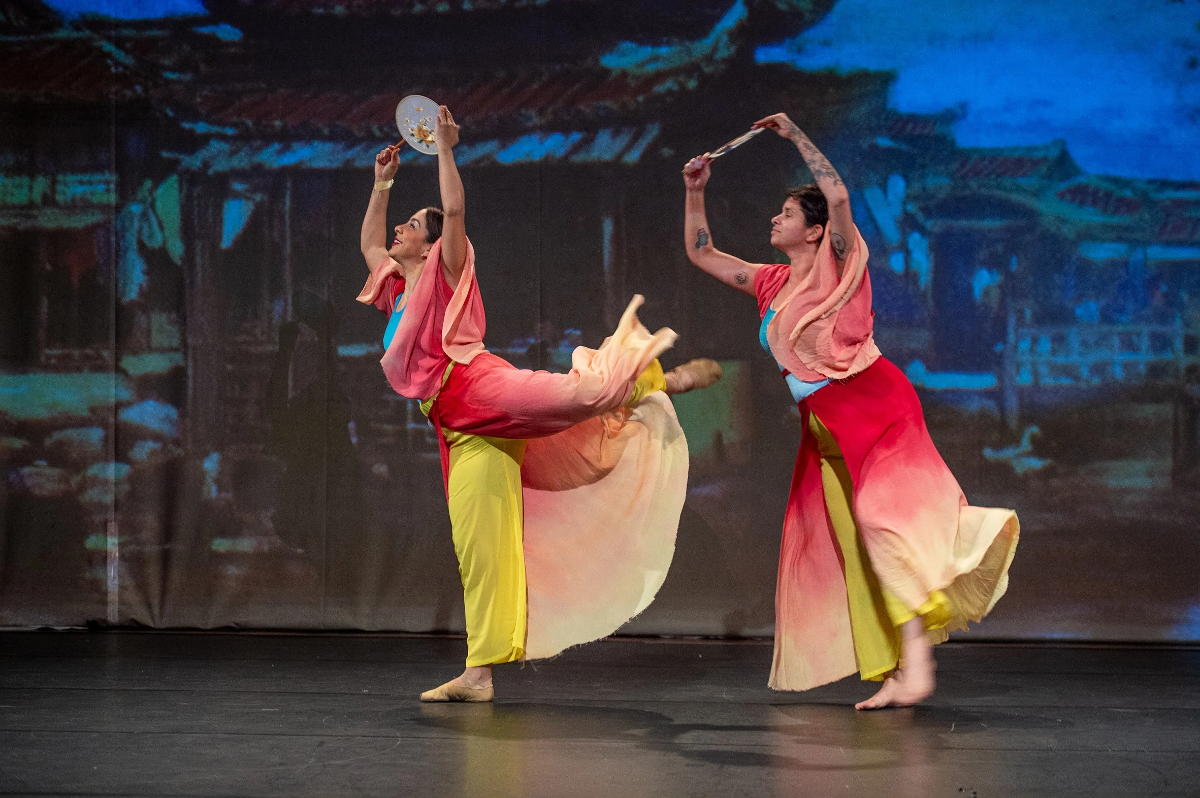 Fotos do espetáculo gratuito ‘Sonhos Conectados: Uma Dança Entre Brasil e China’ Divulgação/Paulo Mumia