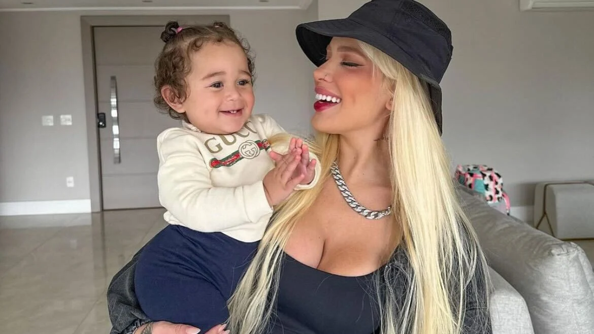 Karoline Lima com Cecília Reprodução Instagram - 28.5.2024