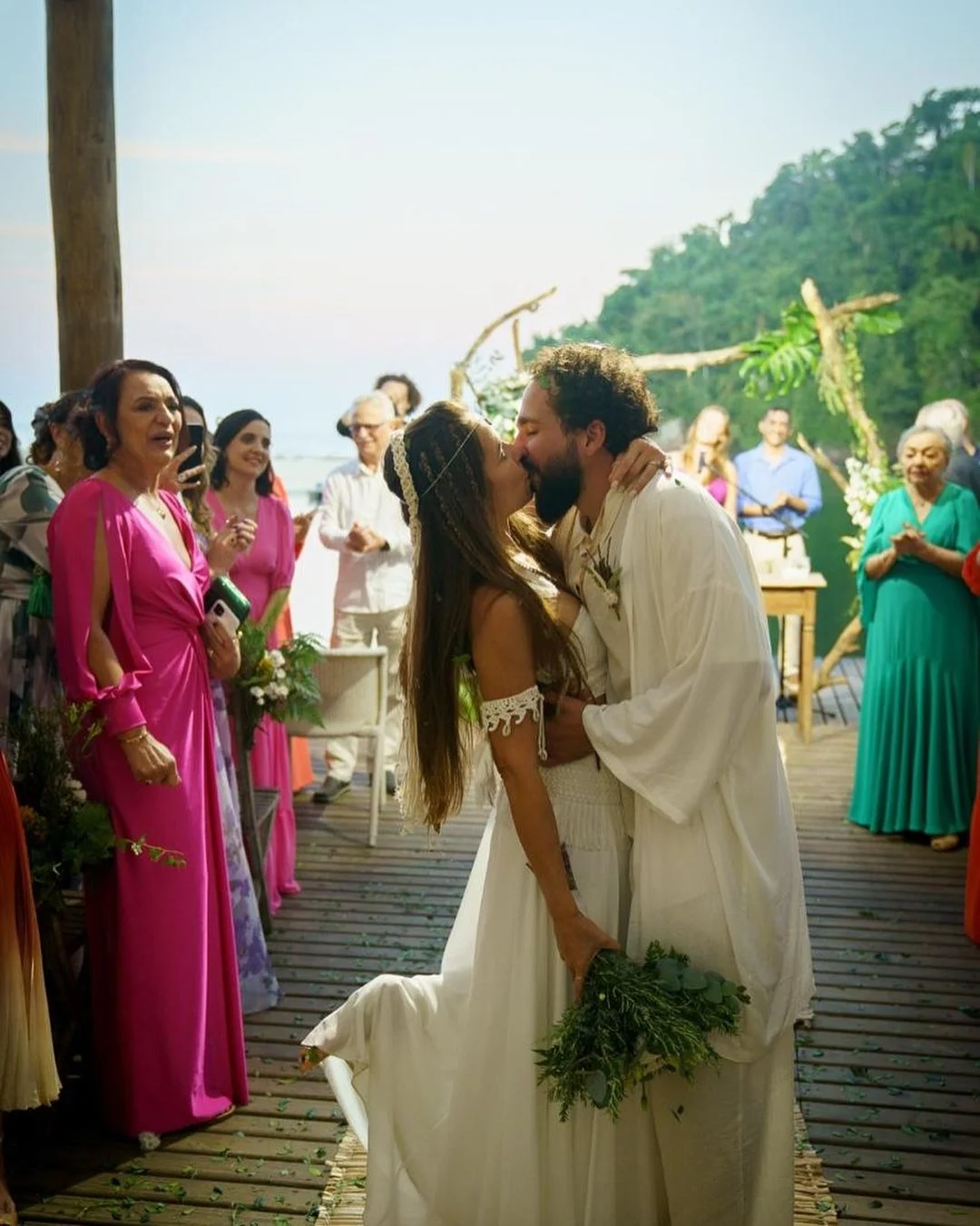 Murilo Couto se casa com Martina Moller em Ubatuba Reprodução/Instagram