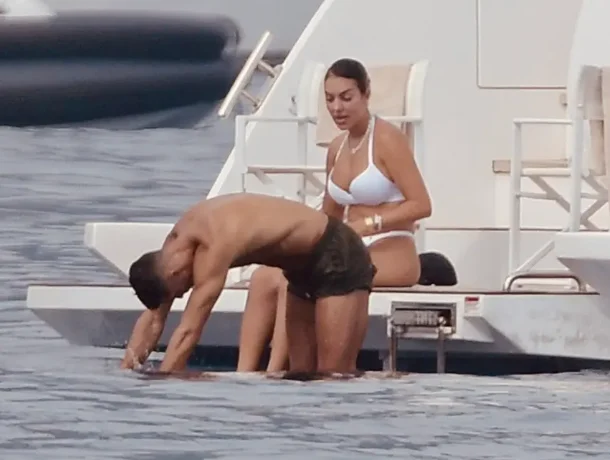 Cristiano Ronaldo e Georgina em momento íntimo MEGA