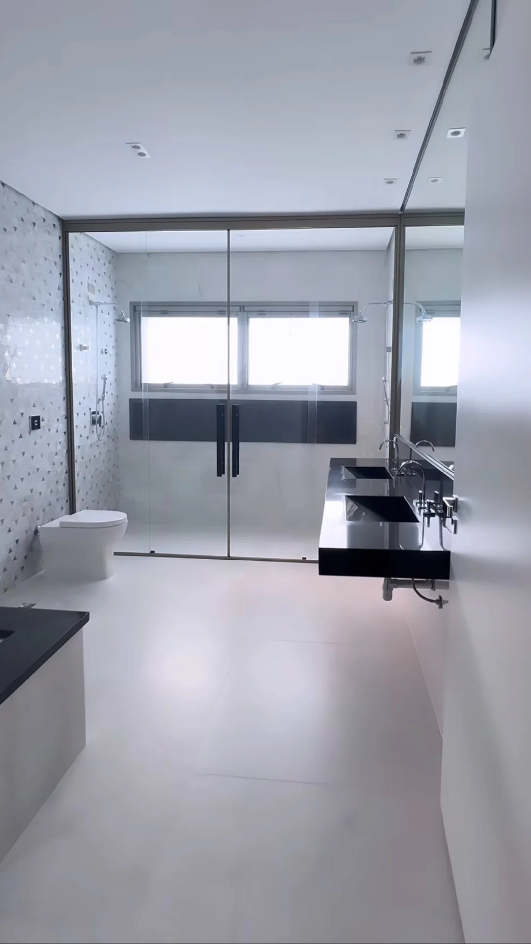 Deolane Bezerra ostenta nova mansão e impressiona; veja fotos Reprodução/Instagram