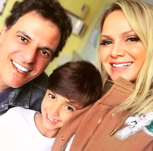 No ano seguinte, Eliana engatou um namoro com João Marcello Bôscoli, filho de Elis Regina, com quem teve seu primeiro filho. O relacionamento terminou em 2014. Reprodução: Flipar