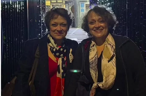 Lisa e Louise Burns se tornaram conhecidas . Foto: Reproducao: Facebook