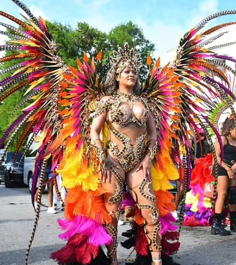 Rihanna no festival 'Crop Over' em Barbados BACKGRID/Reprodução