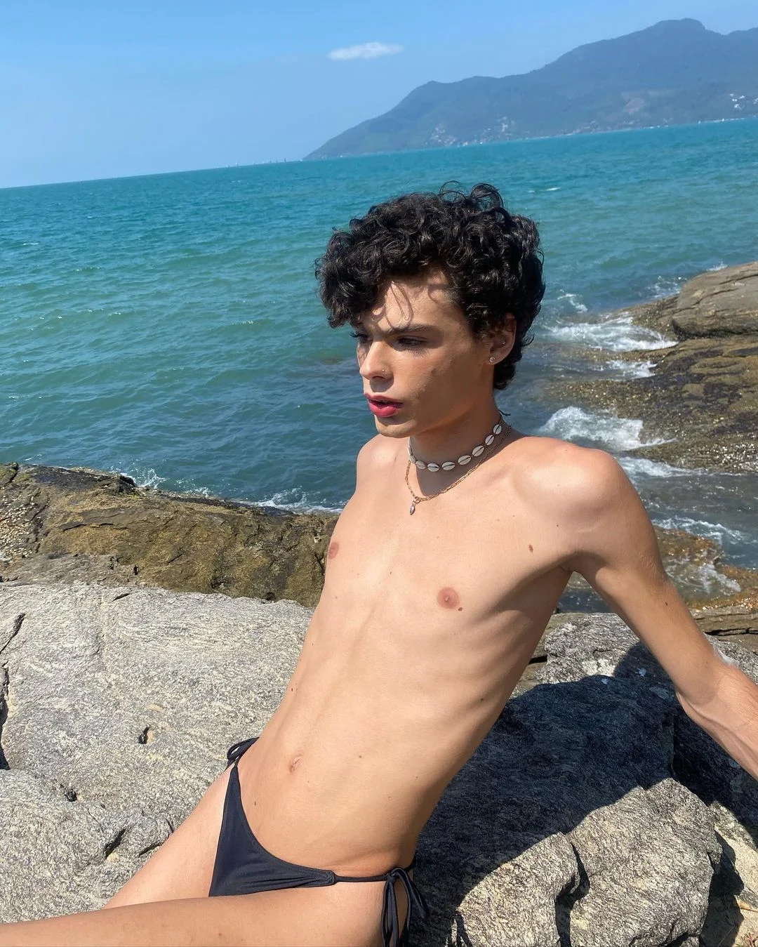 Os registros de Luigi Tomé mostram dia de praia, festas e momentos de lazer Reprodução/Instagram