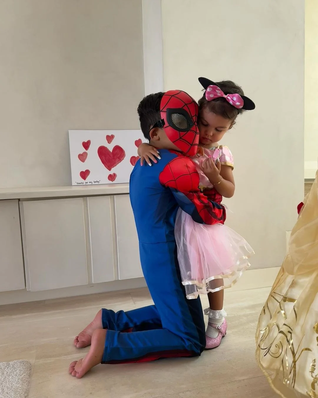 Filhos do casal brincando Reprodução