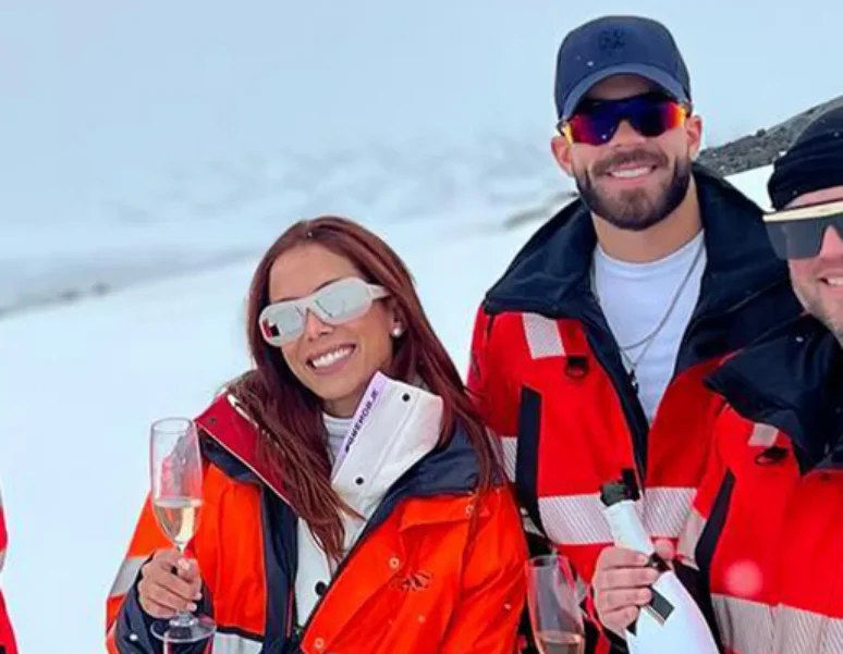 As famosas que já provaram do charme de Pipo Marques seriam Nicole Bahls, Bárbara Evans, a ex-BBB Isabella Cecchi, Gabi Martins e Aiane Freitas. Em 2023, ele também foi apontado como pretendente de Anitta após ter viajado com a cantora para a Islândia. Reprodução