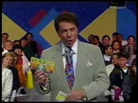 Silvio Santos e seus famosos carnês  Reprodução