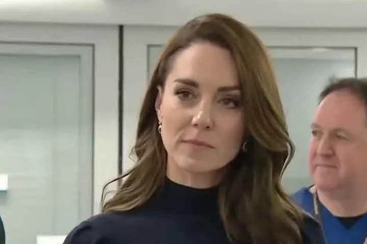 Tudo teve início quando a conta de Kate e William nas redes sociais compartilhou uma postagem em comemoração ao Dia das Mães no Reino Unido.  Reprodução: Flipar
