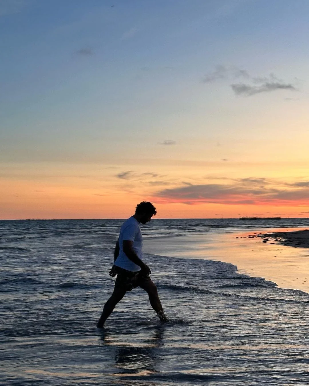 Jesus Luz retoma rotina de exercícios após ser fotografado na praia Reprodução/Instagram