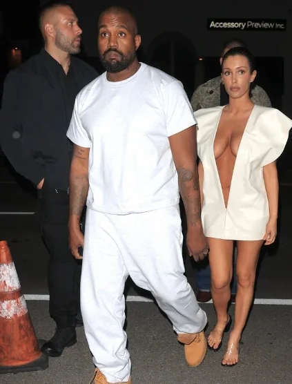 Bianca Censori e Kanye West Reprodução/Instagram
