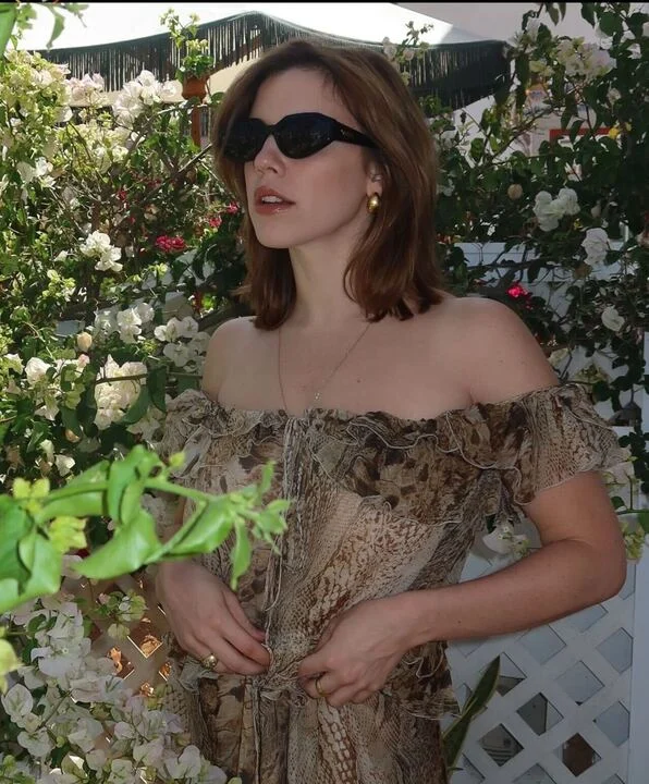 Atriz pousou com look estilizado nesta quarta (19) Reprodução: Instagram