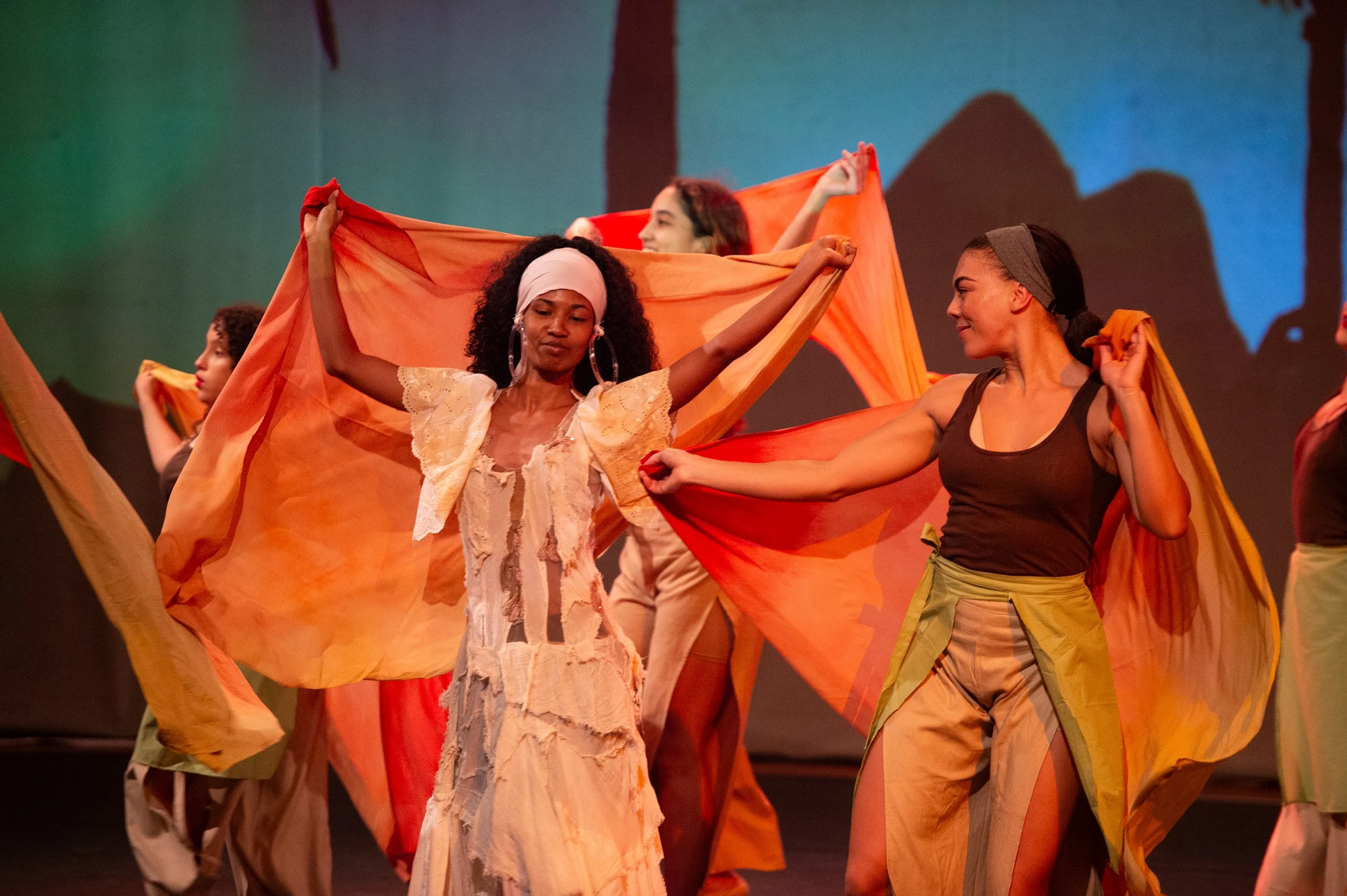 Fotos do espetáculo gratuito ‘Sonhos Conectados: Uma Dança Entre Brasil e China’ Divulgação/Paulo Mumia