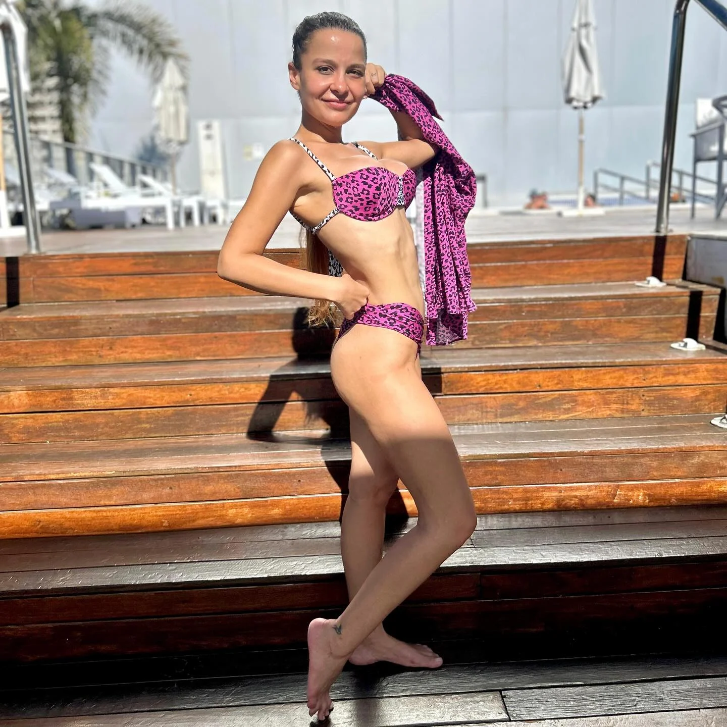 Maiara deu o que falar nas redes sociais ao revelar que passou por uma cirurgia íntima após a perda de peso. No programa Sabadou, apresentado por Virginia Fonseca, a cantora deu detalhes. "Nunca contei isso, mas vou abrir aqui, em rede nacional, no seu programa. Fiz o processo de ninfoplastia, que é uma cirurgia íntima. Fiz pelo excesso de pele, tinha perdido muito peso. No final das contas, vi que fisiologicamente foi a melhor coisa que fiz na vida. Me descobri uma nova mulher", afirmou ela. Reprodução/Instagram