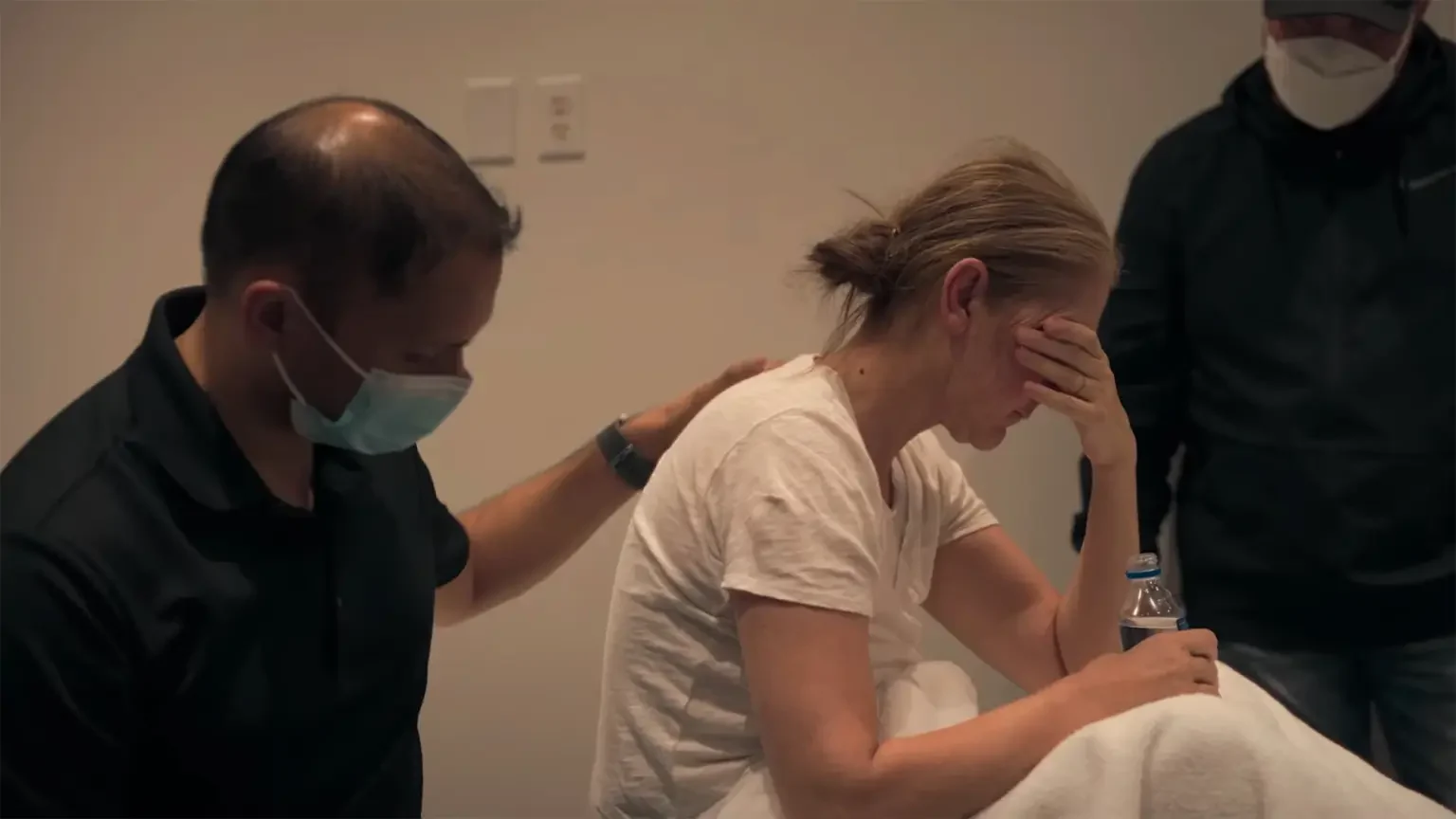 Céline Dion comove fãs e conta que está perdendo a habilidade de andar Reprodução/Prime Video
