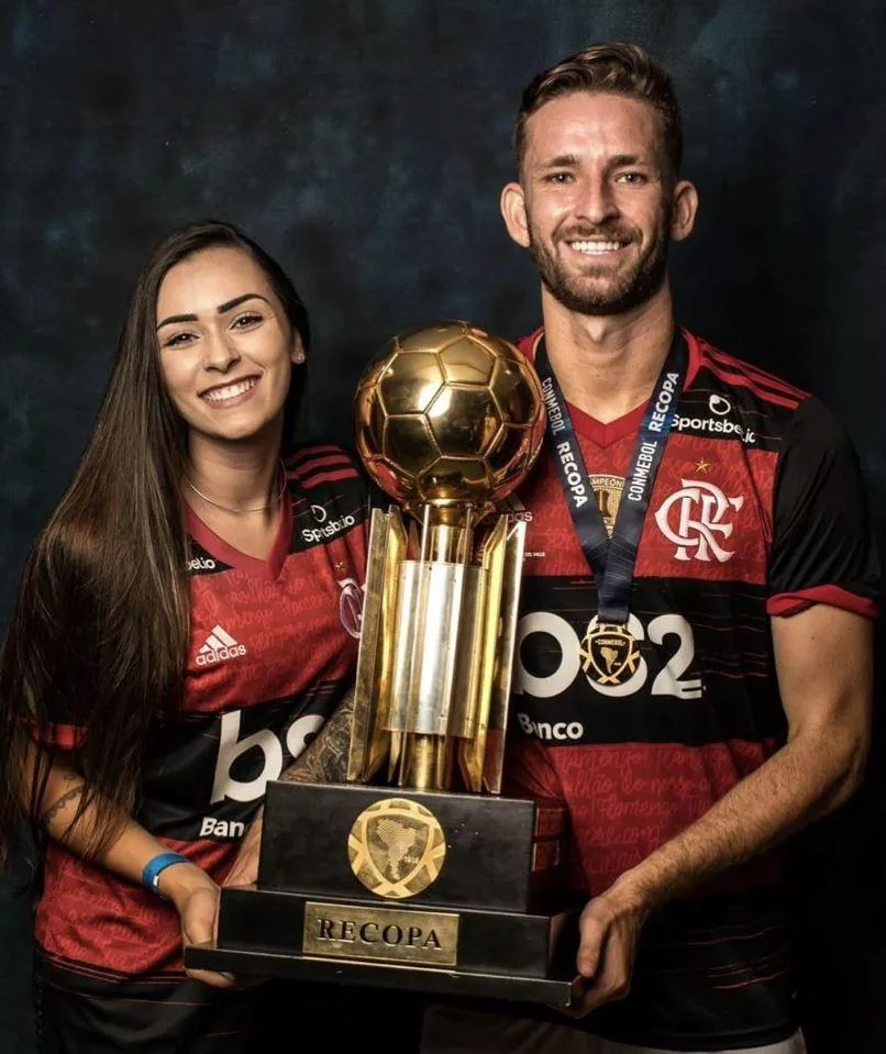 Léo Pereira e Tainá Castro durante o relacionamento. Reprodução