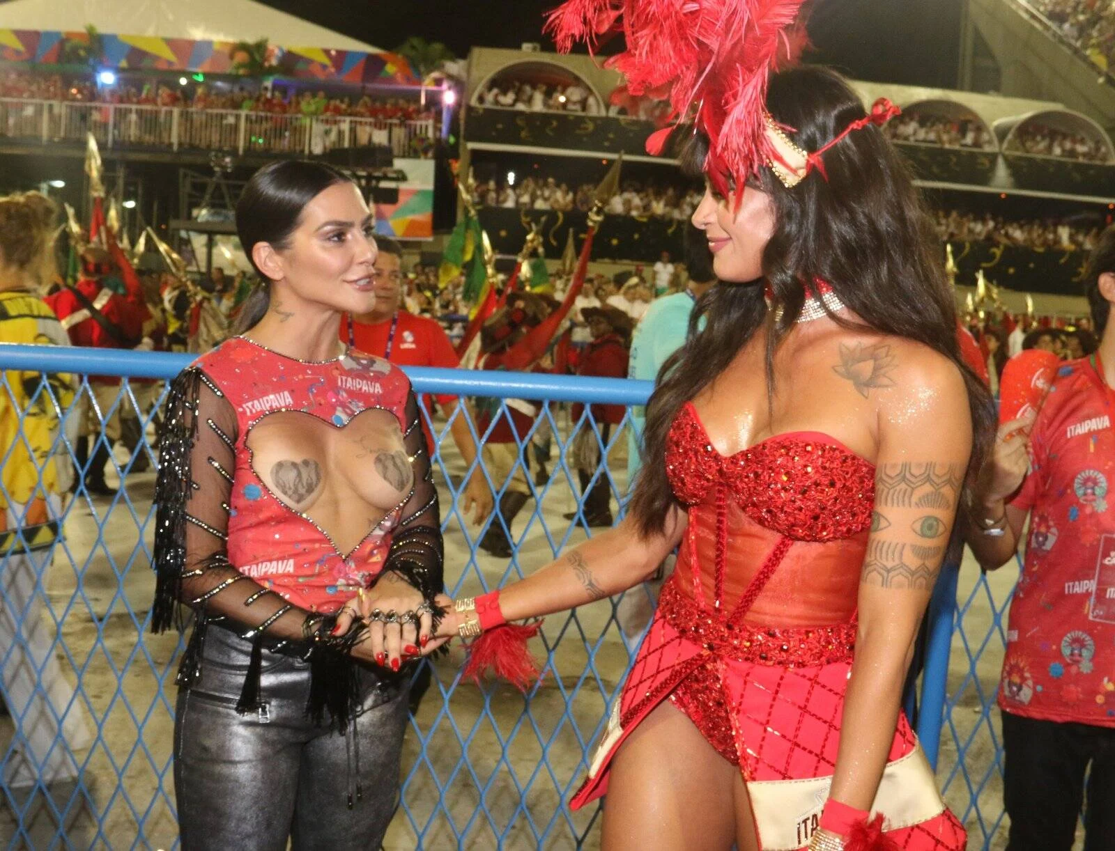 Cleo Pires, Pabllo Vittar e Aline Riscado arrasam no camarote Itaipava  Divulgação / Cleomir Tavares