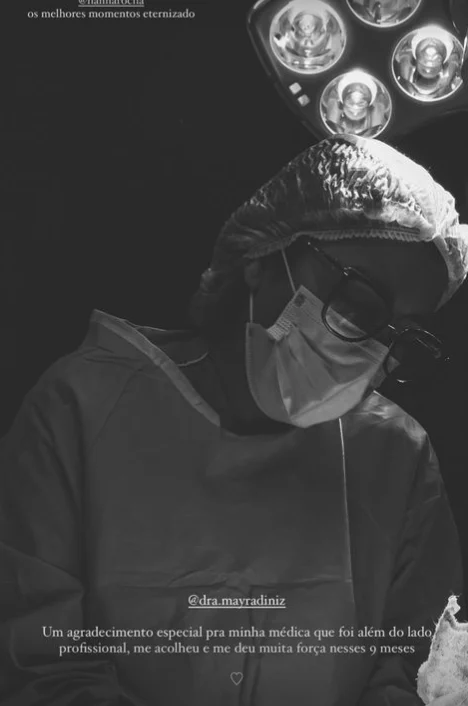 Modelo agradeceu equipe médica que realizou o parto de Helena Reprodução/Instagram