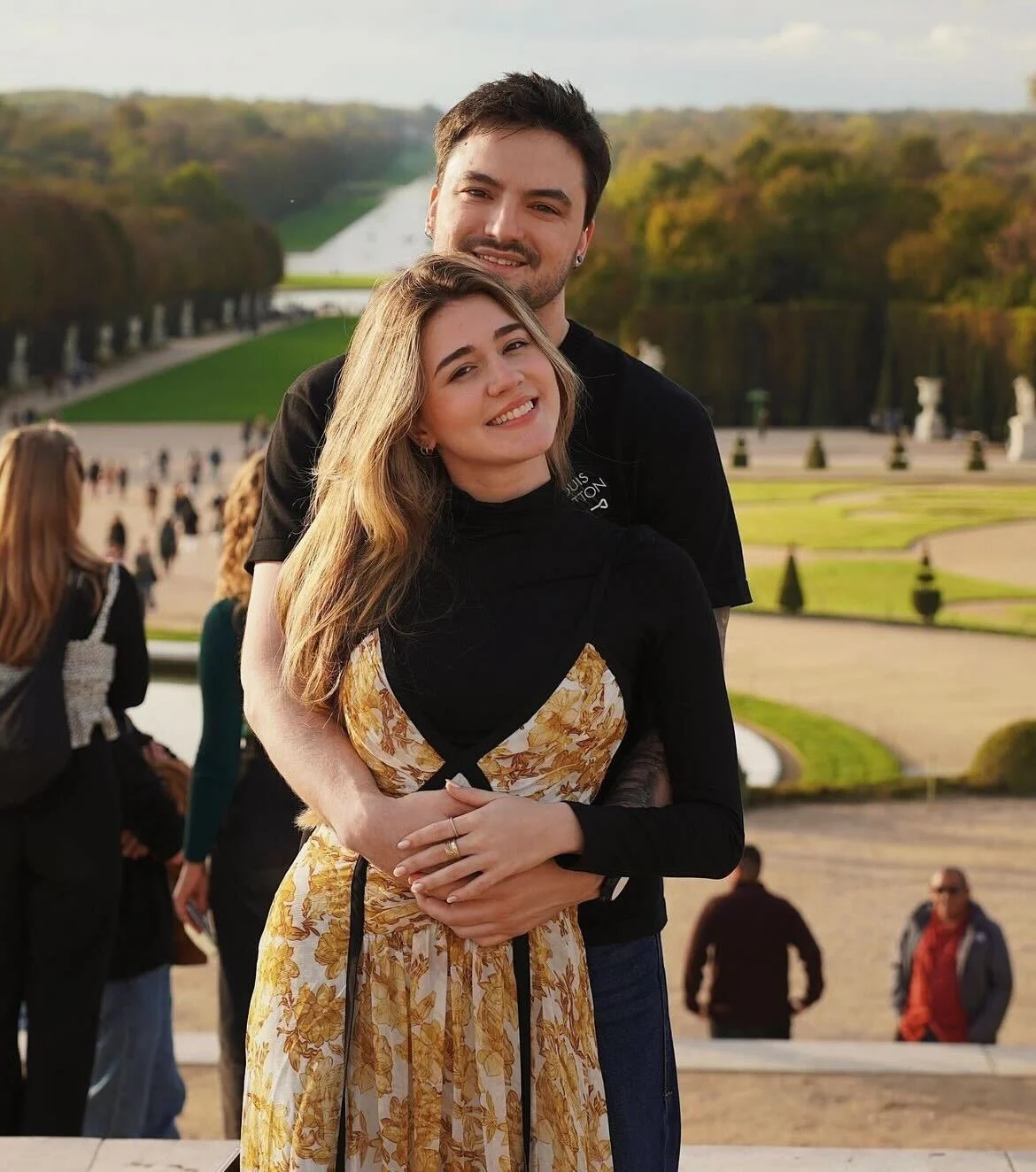 Felipe Neto e Juliane Carvalho em Versalhes Reprodução Instagram - 31.10.2024