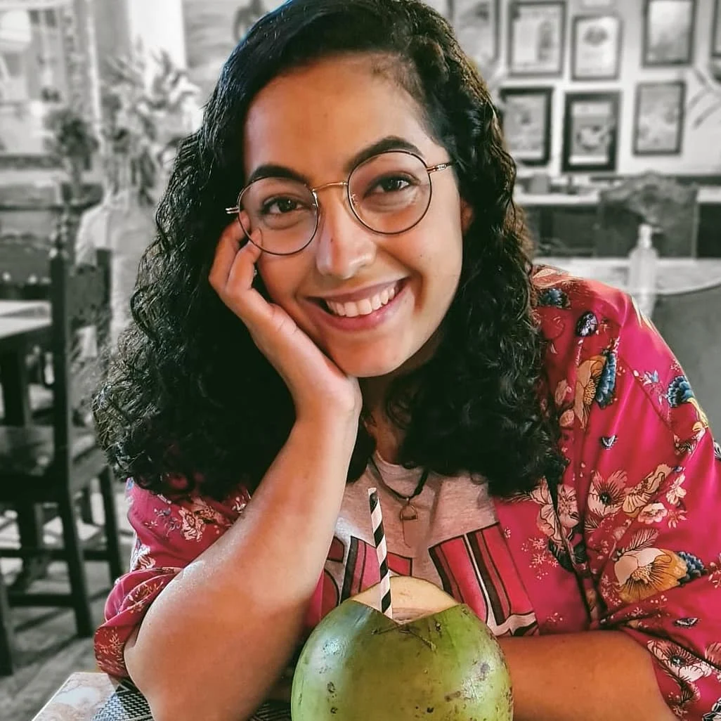 Assim como Lucas Henrique, Camila Moura também é professora e está desempregada no momento. Ela mora em Bonsucesso, bairro da Zona Norte do Rio de Janeiro. Antes da polêmica no relacionamento, Camila tinha cerca de 900 seguidores no Instagram. Reprodução/Instagram - 04.03.2024